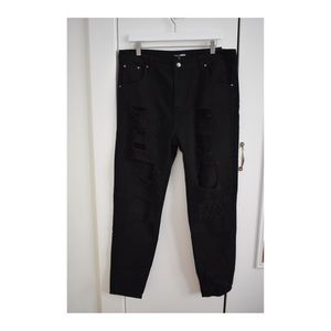 Fashion Nova “Bad to the Bone” boyfriend jeans
